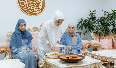 Adab Makan dalam Islam