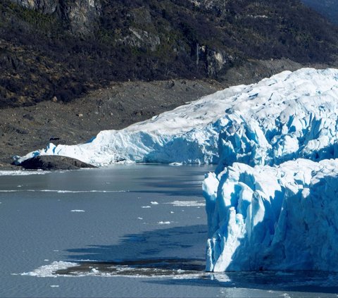 FOTO: Potret Keindahan Gletser Perito Moreno di Taman Nasional Los Glaciares Argentina yang Membius Pandangan!