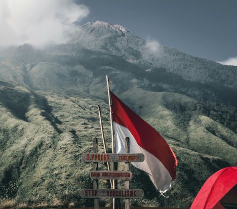 30 Cool Quotes for Indonesia's Independence Day Status August 17, 2024