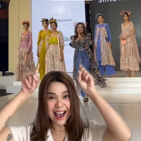 Dulu Viral Gara-Gara Video Lipsync, Sinta 'Keong Racun' Kini jadi Desainer Sudah Fashion Show Perdana