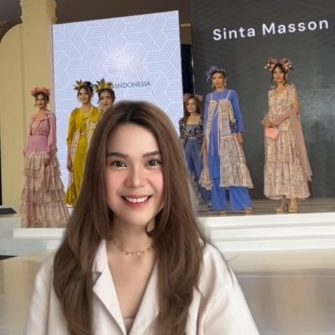 Dulu Viral Gara-Gara Video Lipsync, Sinta 'Keong Racun' Kini jadi Desainer Sudah Fashion Show Perdana