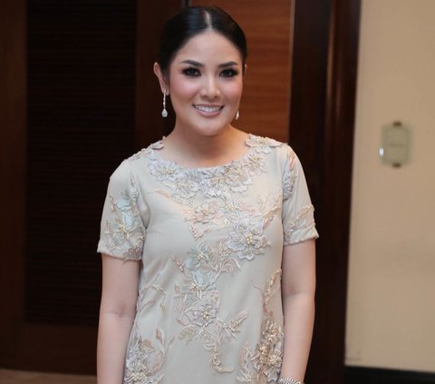 Perjalanan Karier Nindy Ayunda: Dari Duet dengan Audy Item hingga Menjadi Penyanyi Terkenal yang Tetap Berkarya