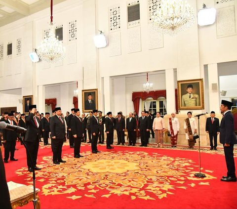 Presiden RI Anugerahkan Tanda Kehormatan 'Bintang Mahaputera Adipradana' kepada Jaksa Agung ST Burhanuddin