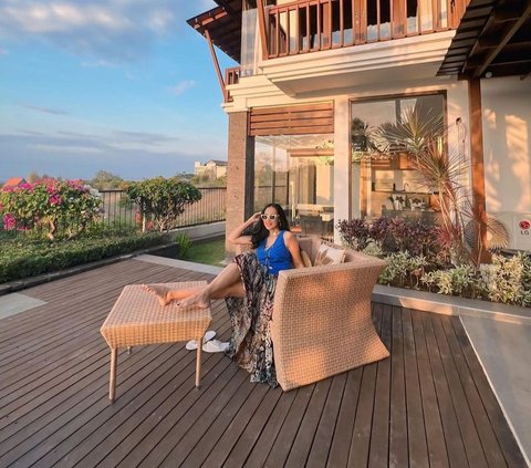 10 Foto Rumah Kuno Mewah Diah Permatasari di Bali, Lengkap dengan Kolam Infinity dan Pemandangan Sunset yang Memukau