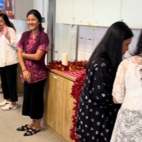 Momen Seru Kantor Berubah Jadi Acara &lsquo;Nikahan&rsquo; Adat Betawi, Totalitas untuk Lomba Agustusan