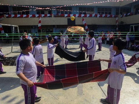 FOTO: Serunya Lomba 17-an Ini Bisa Tumbuhkan Semangat Nasionalisme dan Jiwa Pantang Menyerah