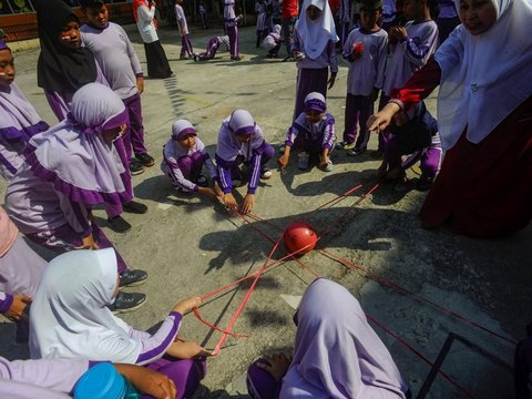 FOTO: Serunya Lomba 17-an Ini Bisa Tumbuhkan Semangat Nasionalisme dan Jiwa Pantang Menyerah