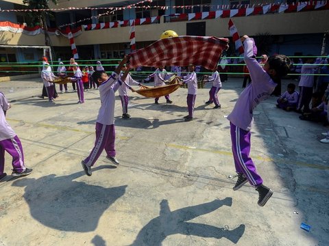 FOTO: Serunya Lomba 17-an Ini Bisa Tumbuhkan Semangat Nasionalisme dan Jiwa Pantang Menyerah