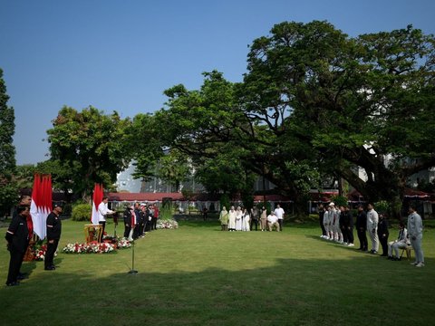 FOTO: Momen Jokowi Berikan Bonus Miliaran Rupiah Pada Atlet Peraih Medali Olimpiade Paris 2024 di Istana Merdeka