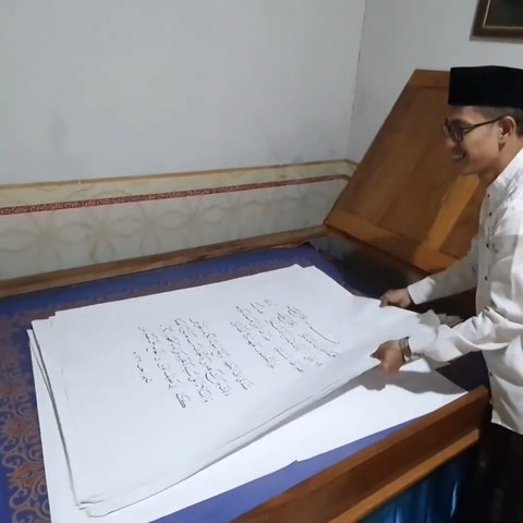 Al Quran raksasa di Cilegon