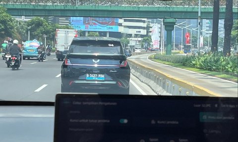 Mengemudikan Wuling Cloud EV: Pengalaman di Kemacetan, Jalan Tol, dan Pegunungan