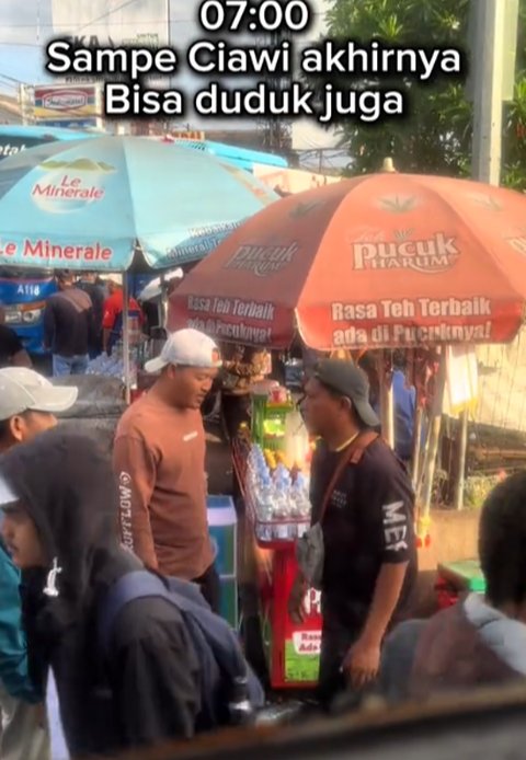 Naik Bis hingga LRT, Perjalanan Pria Bekerja dari Cianjur ke Jakarta Ini Curi Perhatian