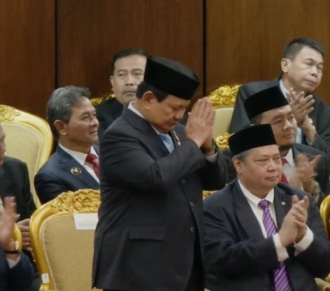 FOTO: Pidato Jokowi di Gedung DPR Diwarnai Aksi Prabowo Beri ‘Hormat’