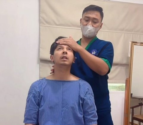 Sad! 10 Photos of Sonny Septian's Current Condition After Brain Blood Vessel Narrowing Surgery