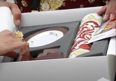 Ada Lampu Meja Motif Garuda hingga Kain Batik, Intip Souvenir yang Didapati Tamu Undangan HUR ke-79 RI di IKN