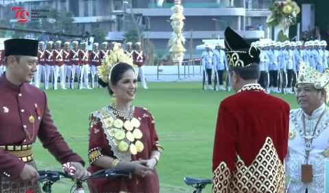 Award Presentation After the Lowering of the Red and White Flag