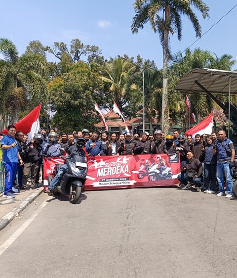 Ratusan pengendara Honda PCX di Malang merayakan HUT RI ke-79 melalui kegiatan turing dan aksi sosial.