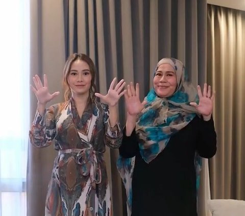 Potret Dewi Yull dan Menantu yang Akrab Banget Bak Bestie, Dipuji Mertua Idaman