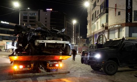 FOTO: Serangan Udara Israel Sasar Mobil Melintas di Jalan Raya Jenin Tepi Barat, Bunuh Dua Anggota Senior Hamas