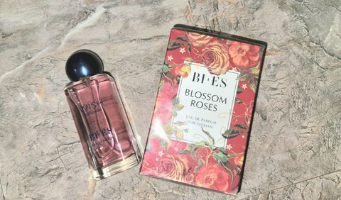 3. Girl Boss: Kombinasi Bi.es Blossom Roses dan Wish