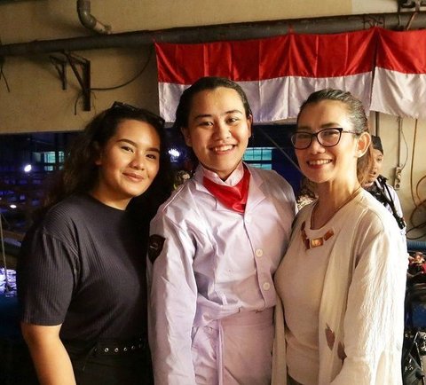 Dari Pasha Ungu hingga Desy Ratnasari, 11 Foto Artis yang Menjadi Anggota Pengibar Bendera