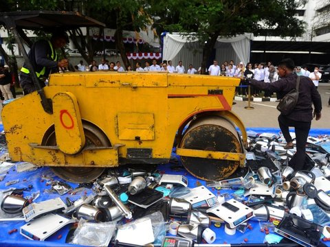 FOTO: Mendag Musnahkan Barang-Barang Tak Sesuai Ketentuan Senilai Rp 20,22 Miliar