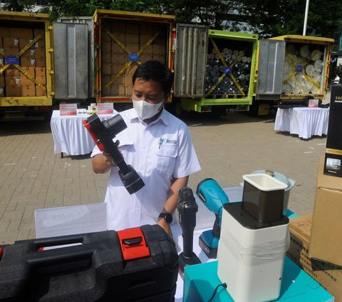 FOTO: Mendag Musnahkan Barang-Barang Tak Sesuai Ketentuan Senilai Rp 20,22 Miliar