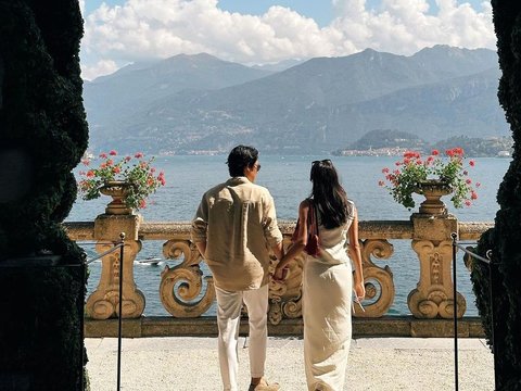 10 Romantic Photos of Amanda Rawles Being Proposed to by Her Boyfriend in Italy