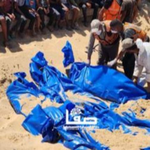 Jasad warga Palestina yang dicuri penjajah Israel dimakamkan secara massal.