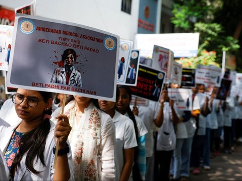 FOTO: Kacau Balau Layanan Rumah Sakit di India, Jutaan Tenaga Kesehatan Mogok Kerja Massal Usai Kasus Pemerkosaan Dokter Magang di Kolkata