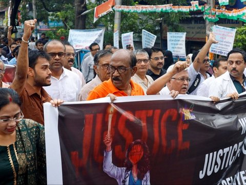 FOTO: Kacau Balau Layanan Rumah Sakit di India, Jutaan Tenaga Kesehatan Mogok Kerja Massal Usai Kasus Pemerkosaan Dokter Magang di Kolkata