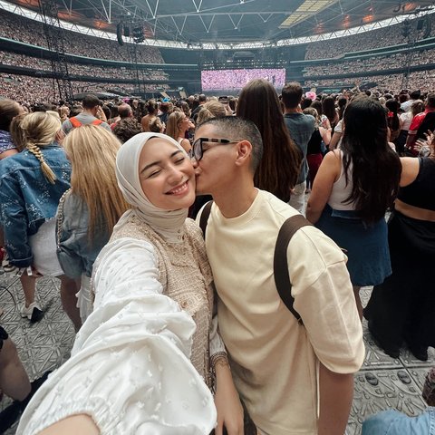 So Sweet Banget, ini Foto-foto Citra Kirana dan Rezky Aditya Nonton Taylor Swift di Inggris