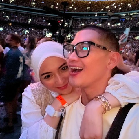 So Sweet Banget, ini Foto-foto Citra Kirana dan Rezky Aditya Nonton Taylor Swift di Inggris