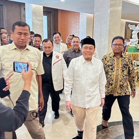 Kompak Berbaju Putih, Ridwan Kamil-Suswono Semringah jelang Deklarasi Pilkada Jakarta