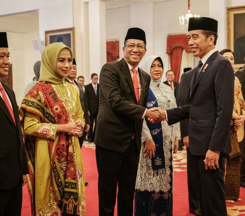 FOTO: Detik-Detik Presiden Jokowi Melantik Bahlil Lahadalia hingga Rosan Roeslani Jadi Menteri Baru di Istana Negara