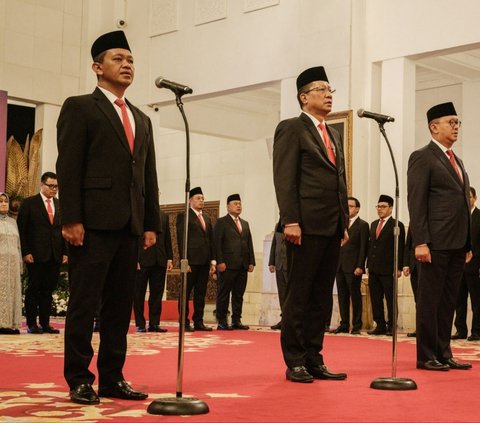 FOTO: Detik-Detik Presiden Jokowi Melantik Bahlil Lahadalia hingga Rosan Roeslani Jadi Menteri Baru di Istana Negara