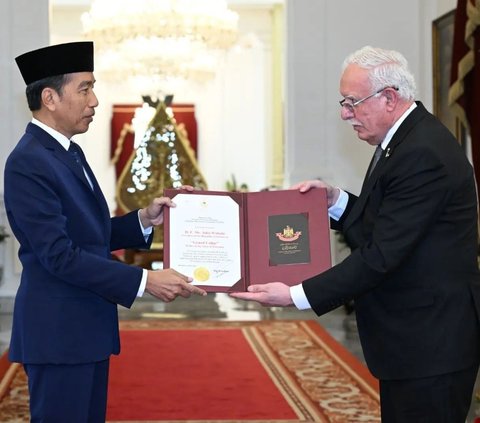 Independence Day Gift, Jokowi Receives Highest Award from the President of Palestine