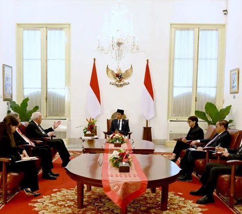 Independence Day Gift, Jokowi Receives Highest Award from the President of Palestine