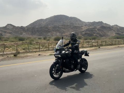 Tears Flow Throughout the Journey, Alfie Alfandy's Dream of Bikers Dakwah Touring in the Holy Land Comes True