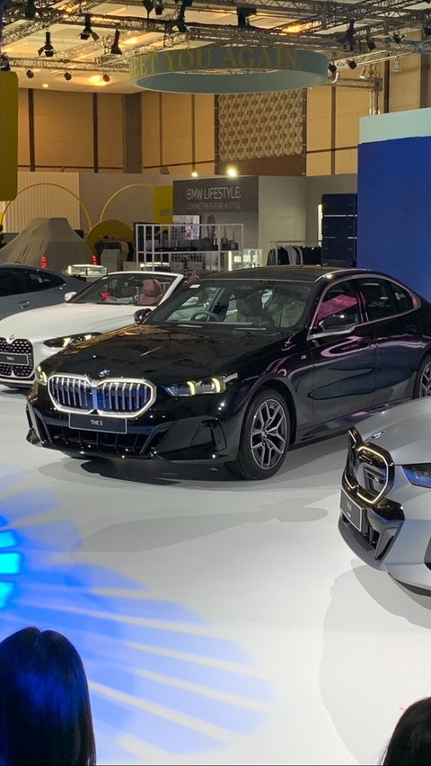 BMW Laris Manis di GIIAS 2024, Pecah Rekor Terjual 1.166 Unit!