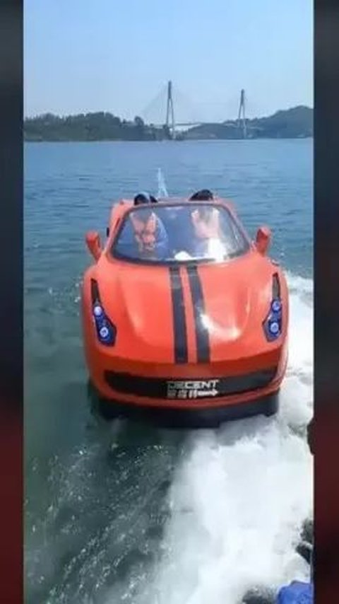 Heboh! Ferrari Ditemukan Nyasar di Laut, Ternyata Wahana Wisata