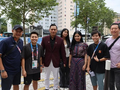 8 Potret Annisa Pohan Beri Dukungan untuk Atlet Indonesia yang Bertanding di Olimpiade Paris, Penampilannya Bikin Salfok