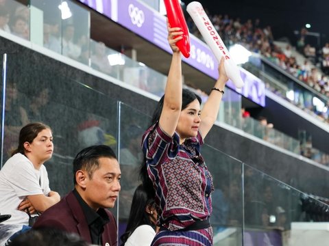 8 Potret Annisa Pohan Beri Dukungan untuk Atlet Indonesia yang Bertanding di Olimpiade Paris, Penampilannya Bikin Salfok