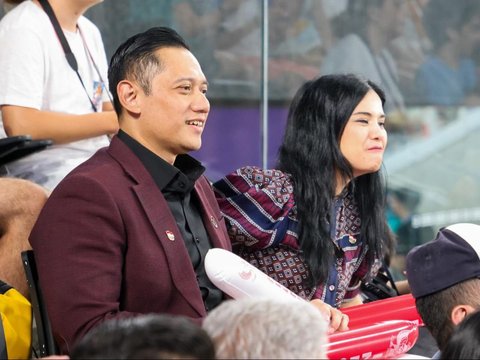 8 Potret Annisa Pohan Beri Dukungan untuk Atlet Indonesia yang Bertanding di Olimpiade Paris, Penampilannya Bikin Salfok