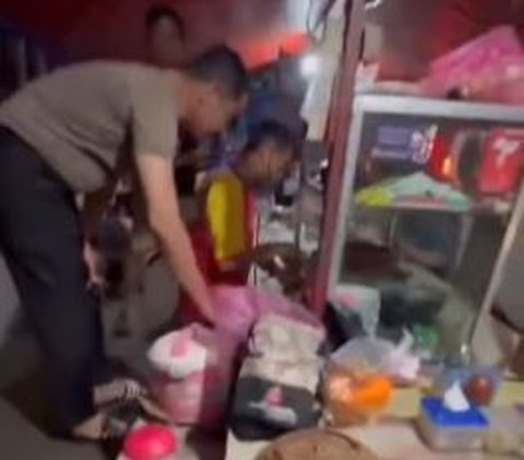 Momen Jenderal Bintang Dua Polri 'Geruduk' Warung Tenda Nasi Goreng, Gayanya jadi Sorotan