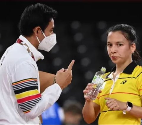 Viral Belgian Badminton Player Lianne Tan Fluent in Speaking Indonesian with Coach at the 2024 Paris Olympics