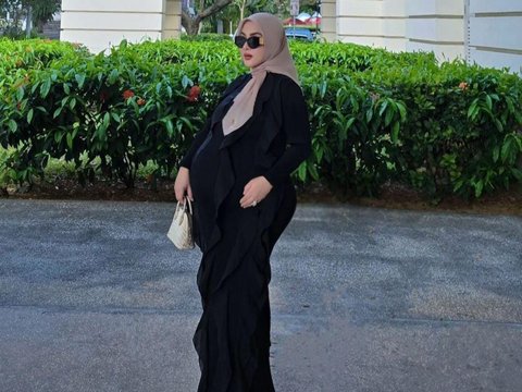 What Does Imminent Delivery Mean as Written by Syahrini on Her Social Media? Let's Find Out