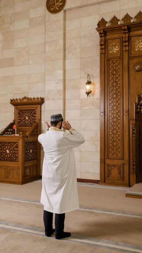 Reading of the Intention for Funeral Prayer in Arabic, Latin, and Its Meaning.