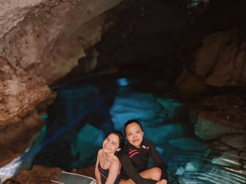 10 Momen Menantang Prilly Latuconsina Freedive di Gua, Ternyata Pemandangannya Indah Banget