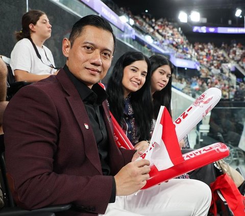 Portrait of AHY and Annisa Pohan Taking Almira to Paris to Watch the 2024 Olympics